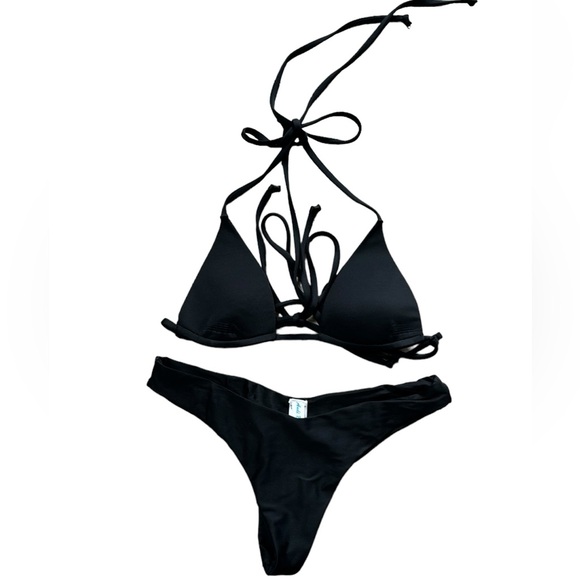 Andi Bagus Black Bikini